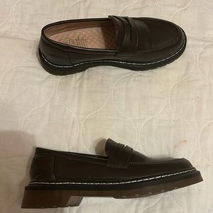 Brown loafers, size 7.5